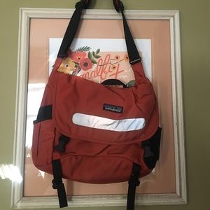 Patagonia cross body messenger bag